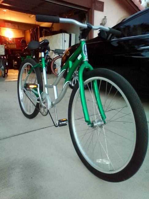 Like New Schwinn Panther Bicycle $99obo!