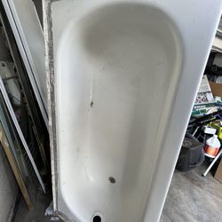 Bath Tub For Free 