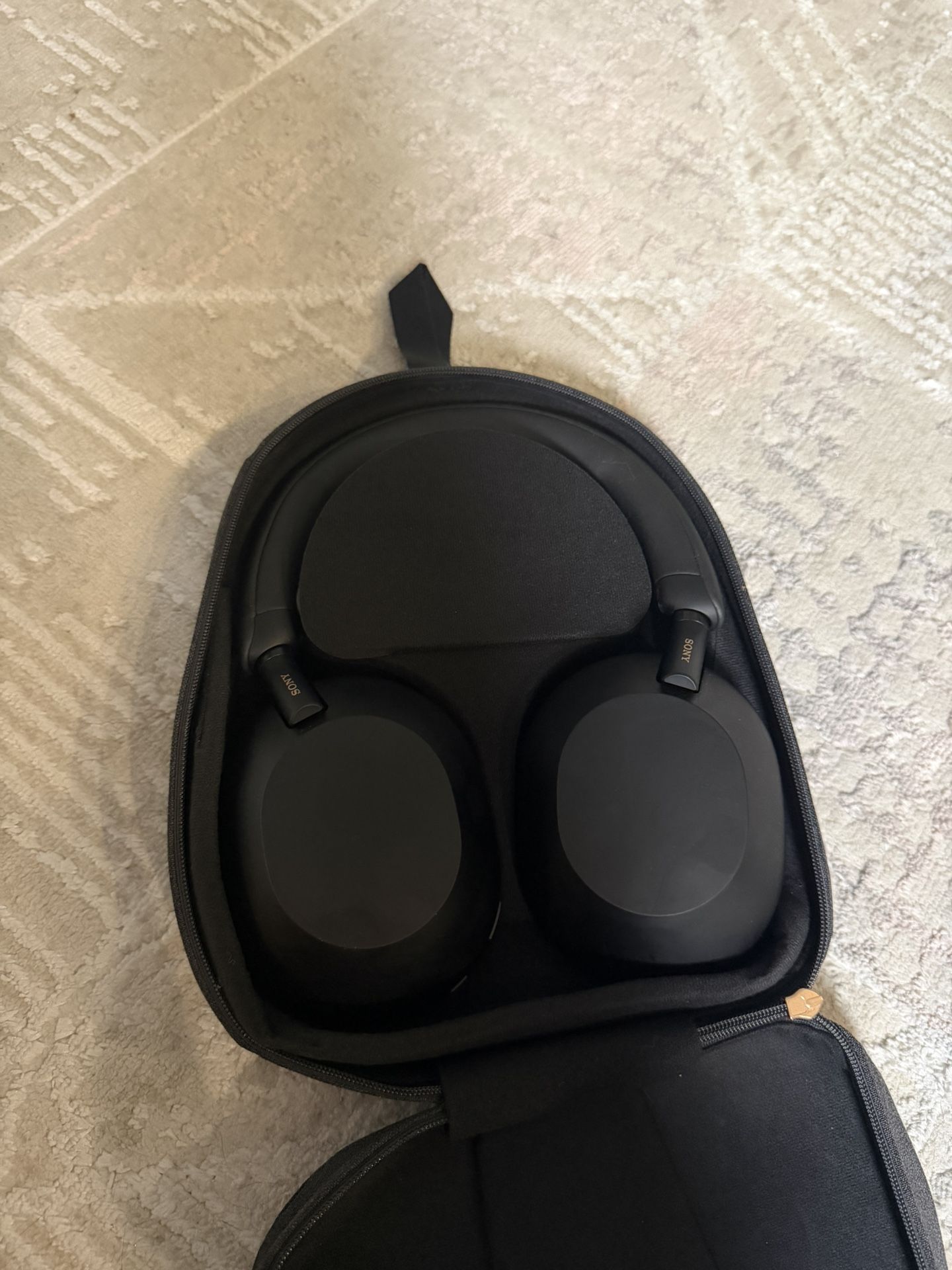 Sony Black WH-1000XM5/S Wireless Industry Leading Noise Canceling Bluetooth Headphones