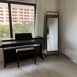 Roland Digital Piano – Full Size w/ Bench & Pedals