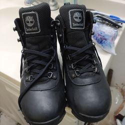 Black Timberland Size 8 $100
