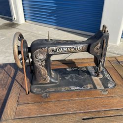 Antique Damascus Sewing Machine Quarter Sawn Oak