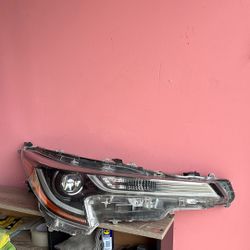 2020-2022 TOYOTA COROLLA Right Headlamp , OEM