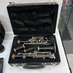 BUNDY Resonite Selmer US Clarinet in Original - Case