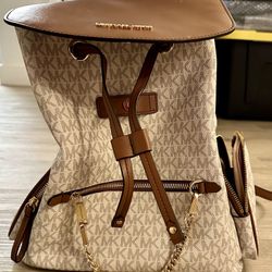 Michael Kors Jet Set Medium Size Luggage Leather Chain Shoulder Backpack