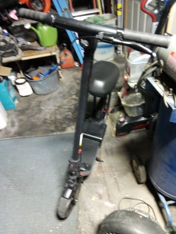 TST F8 Pro Electric Scooter