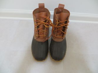 Women's LL Bean Boots. 9M. 6". Unlined. Like New.