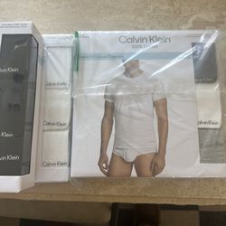 Calvin Klein T-shirts. XL