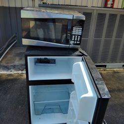 Micro Wave And Fridge