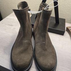 Girls Boots (Brandnew)