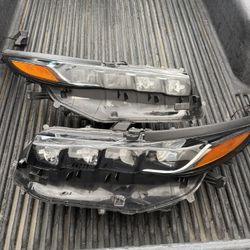 2017-2021 Toyota Prius Prime Headlights 
