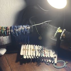 Bracelets 
