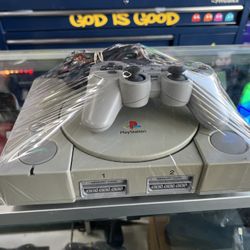Original PlayStation w/ONE Free Game of Your Choice