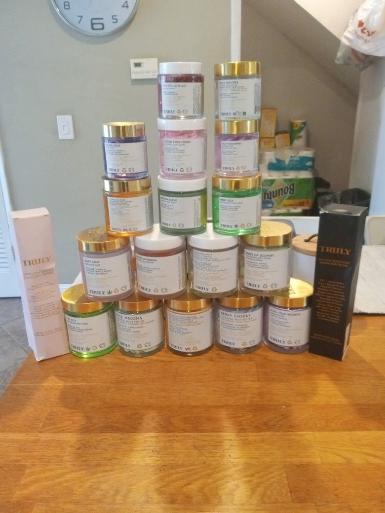 Truly Beauty Products Lot of 19