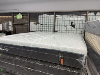 KING SIZE TEMPURPEDIC PROADAPT (FIRM) MATTRESS & BOX SPRINGS BED SET