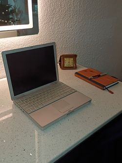 2005 Apple Power G4 Vintage. 