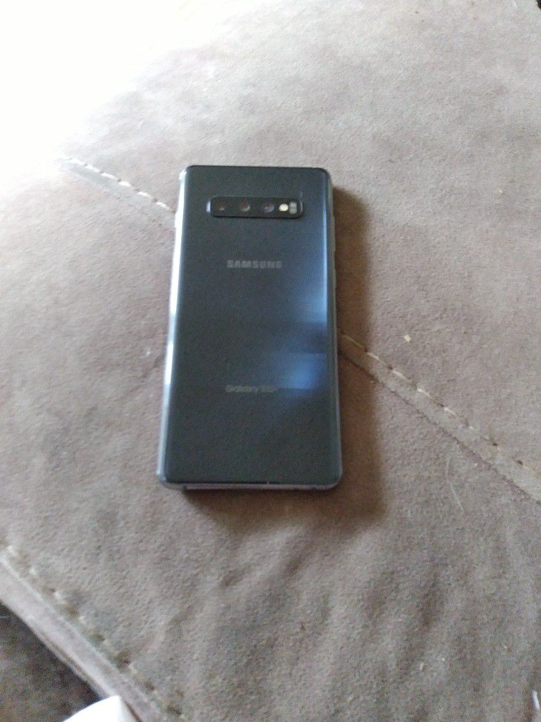 Samsung Galaxy S10+ factory unlocked.