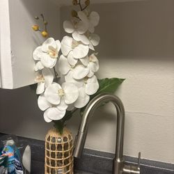 fake decorative flowers 