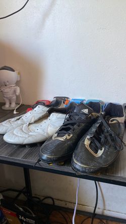 Soccer cleats