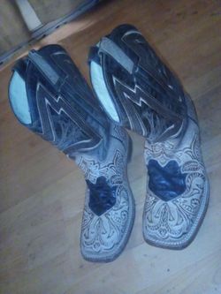 Men's size 9 boots
