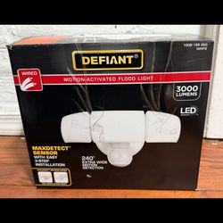 Defiant MaxDetect 240° White Motion Sensor Wired Outdoor 3-Head LED Flood Light