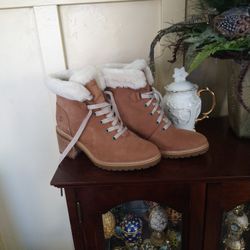 Timberland Boots Size 7 Tan/Khaki 