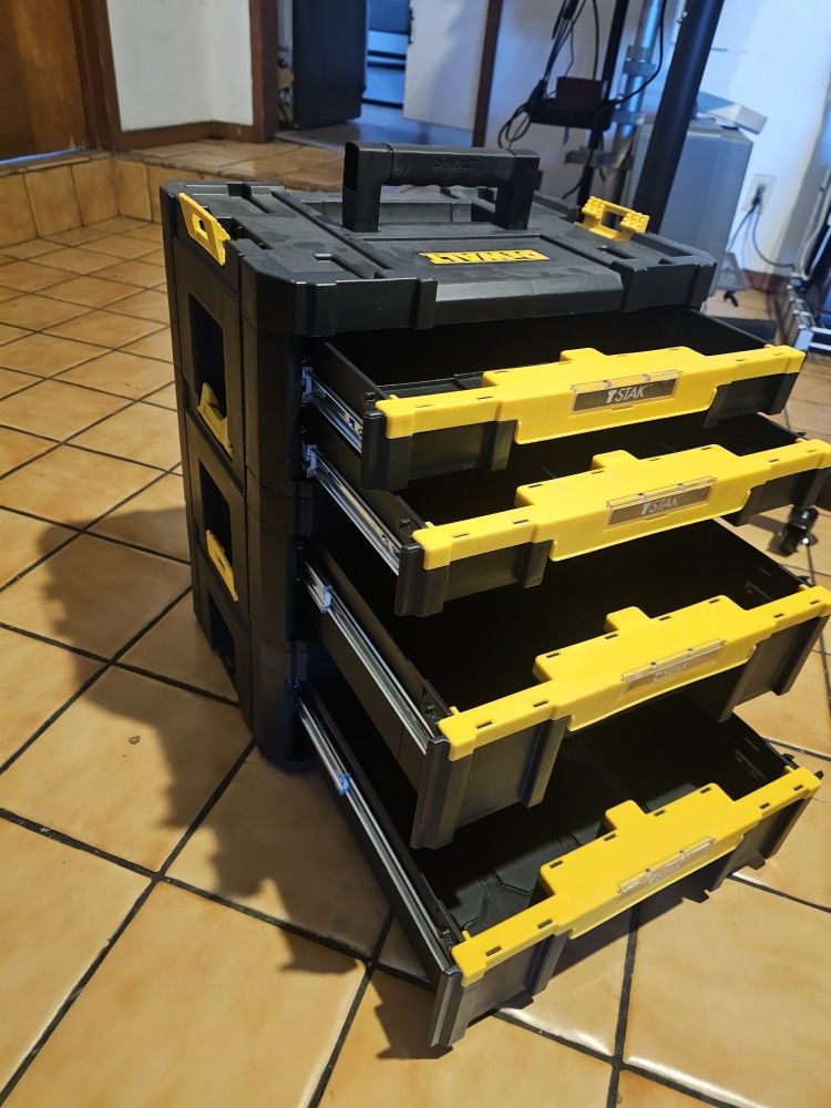 DEWALT TSTAK Stacked Stackable Tool Box Toolbox Chest. FIRM ON PRICE, PRECIO FIRME.