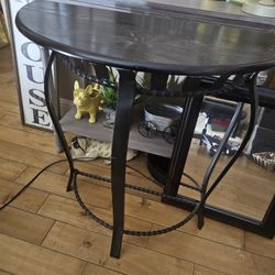 Half circle table ( 32x29) with matching 🪞 mirror (20x24)NEED GONE TODAY 