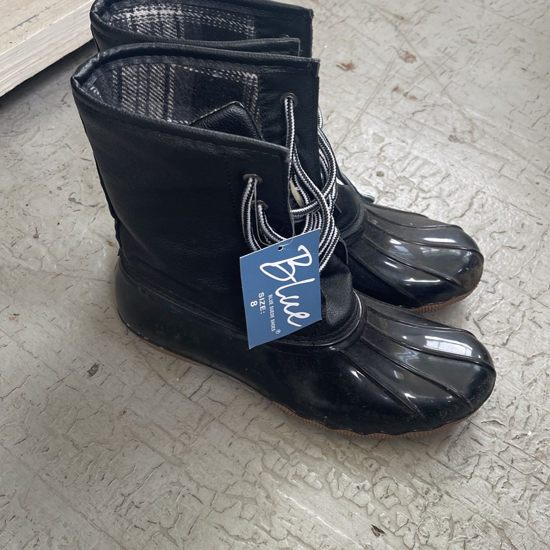 Woman’s Size 8 Rain snow Boots Black