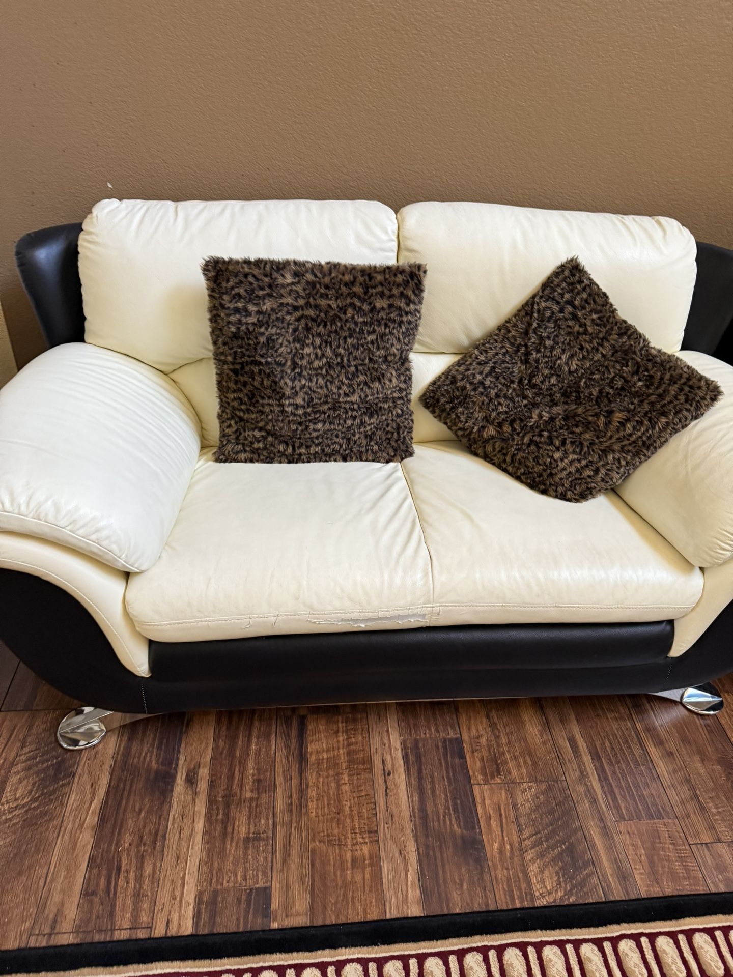 White Sofa Set