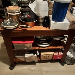 Estate Tv Stand Storage In Good Condition , Items Will Be Removed When You Come By To Look At It  