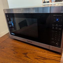Panasonic Microwave Oven NN-SN686S Stainless Steel Countertop