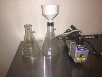 Büchner funnels with 3 Cfm pump