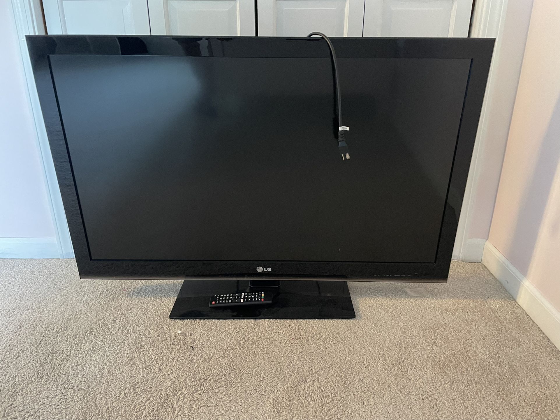 LG 42” TV With Remote