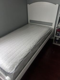 Cama Twin Size Nueva En Su Caja Incluye Colchon