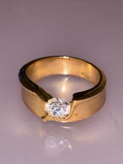 Vintage Gold-Tone Tension Mount Solitaire Ring