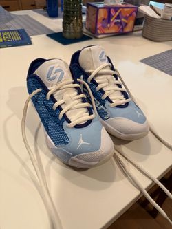 Basketball shoes size 8