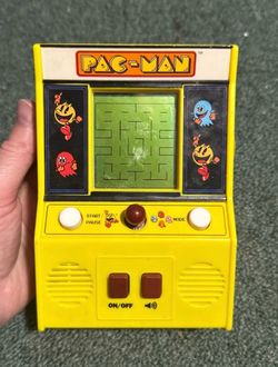 Pacman Bandai NAMCO Pac-Man Mini Handheld Arcade Game