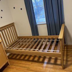 Twin Bed Solid Maple Wood With Drawers