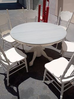 Vintage French Country gorgeous solid wood Pedestal Table + 6 Chairs in a distressed grey and cream