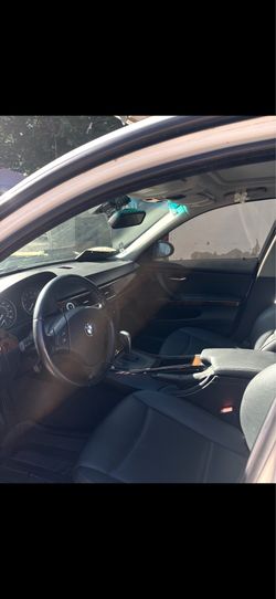 For door white black leather seat bmw 2007 evething brand new under hood really good deal for this car