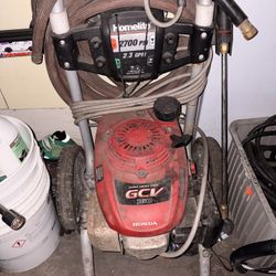 HomeLite 2700 Psi Honda GCV 160 pressure washer