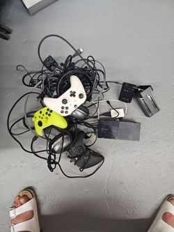 Xbox One Bundle with Controllers and Accessories