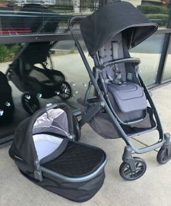 Uppa Vista V2 stroller w bassinette