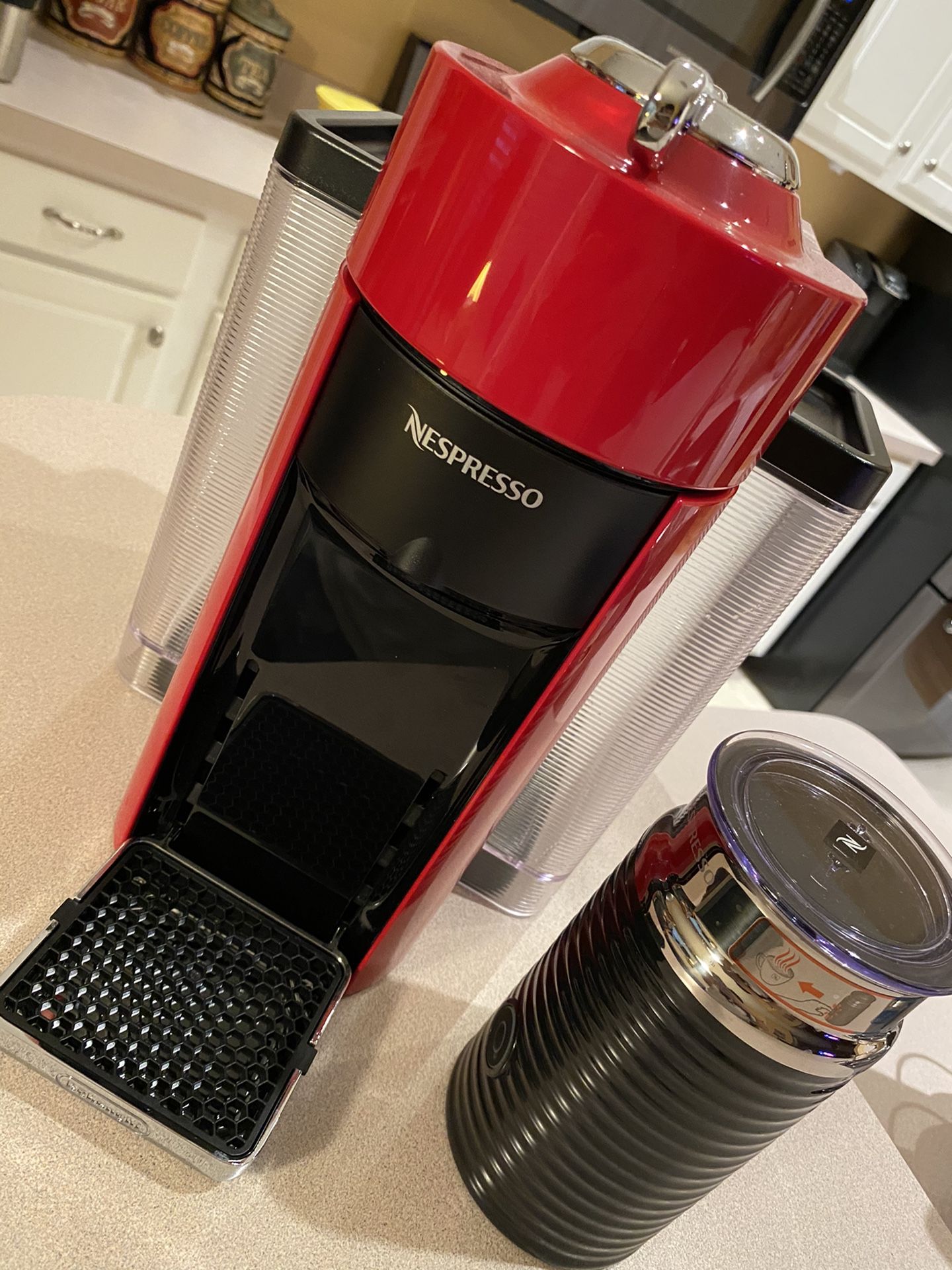 Nespresso Coffee & Expresso Maker with frother