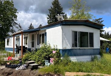 Delivered & Set ‘77 14x66 2 bed 1 bath
