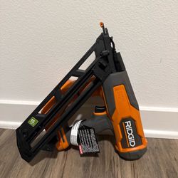 RIDGID 18V Brushless Cordless 15-Gauge Angled Finish Nailer (DISPLAY MODEL/ FOR PARTS) does not work