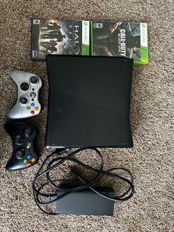 Xbox 360 Console Bundle 2 Controllers Halo Reach Black Ops