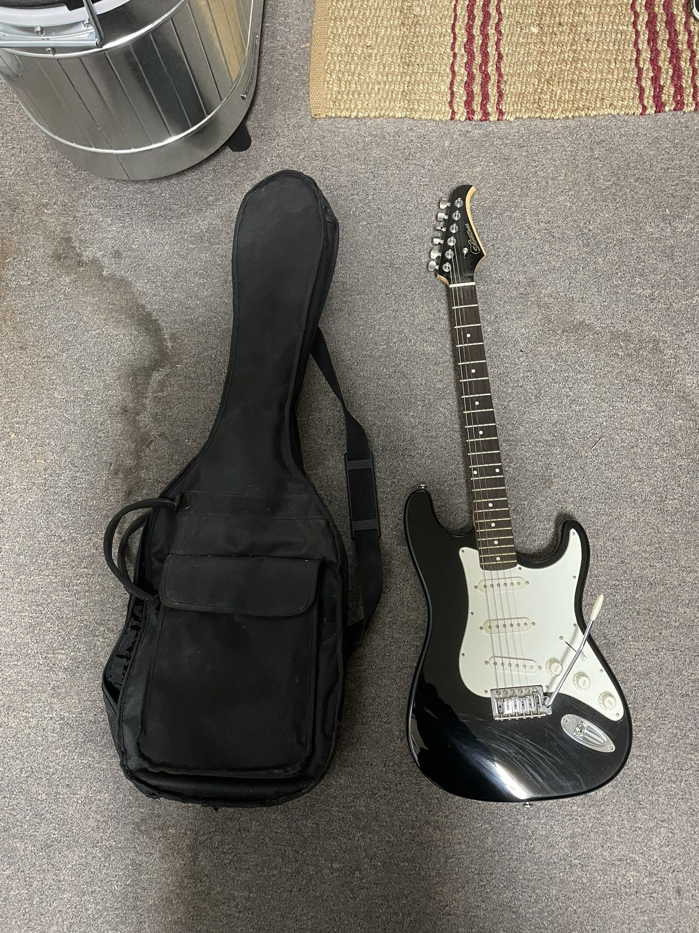 Silvertone SS11 Black Electric Guitar For Beginners, Plus Bag