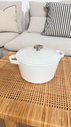 white Cuisinart 3 quart cast iron dutch with lid